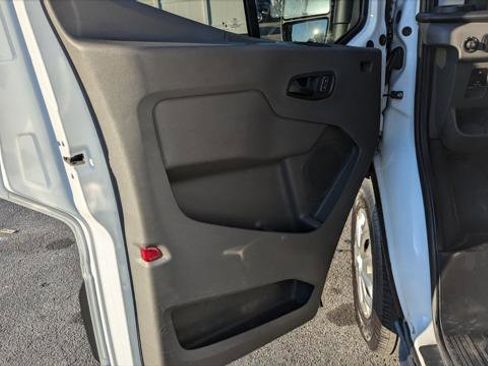 Used 2023 Ford E-Transit Medium Roof image 12