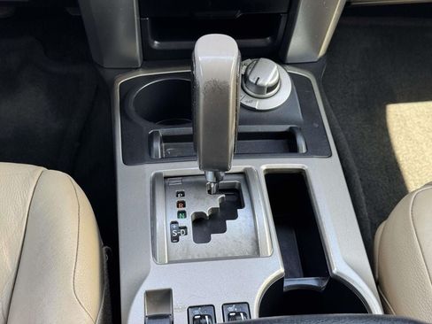 Used 2013 Toyota 4Runner Limited AWD/4WD image 6