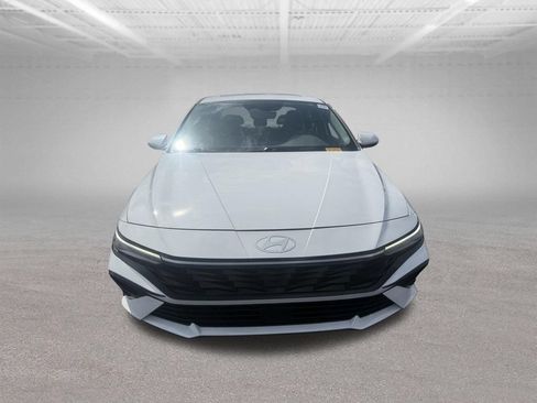 Used 2024 Hyundai Elantra SEL w/ Convenience Package FWD image 14