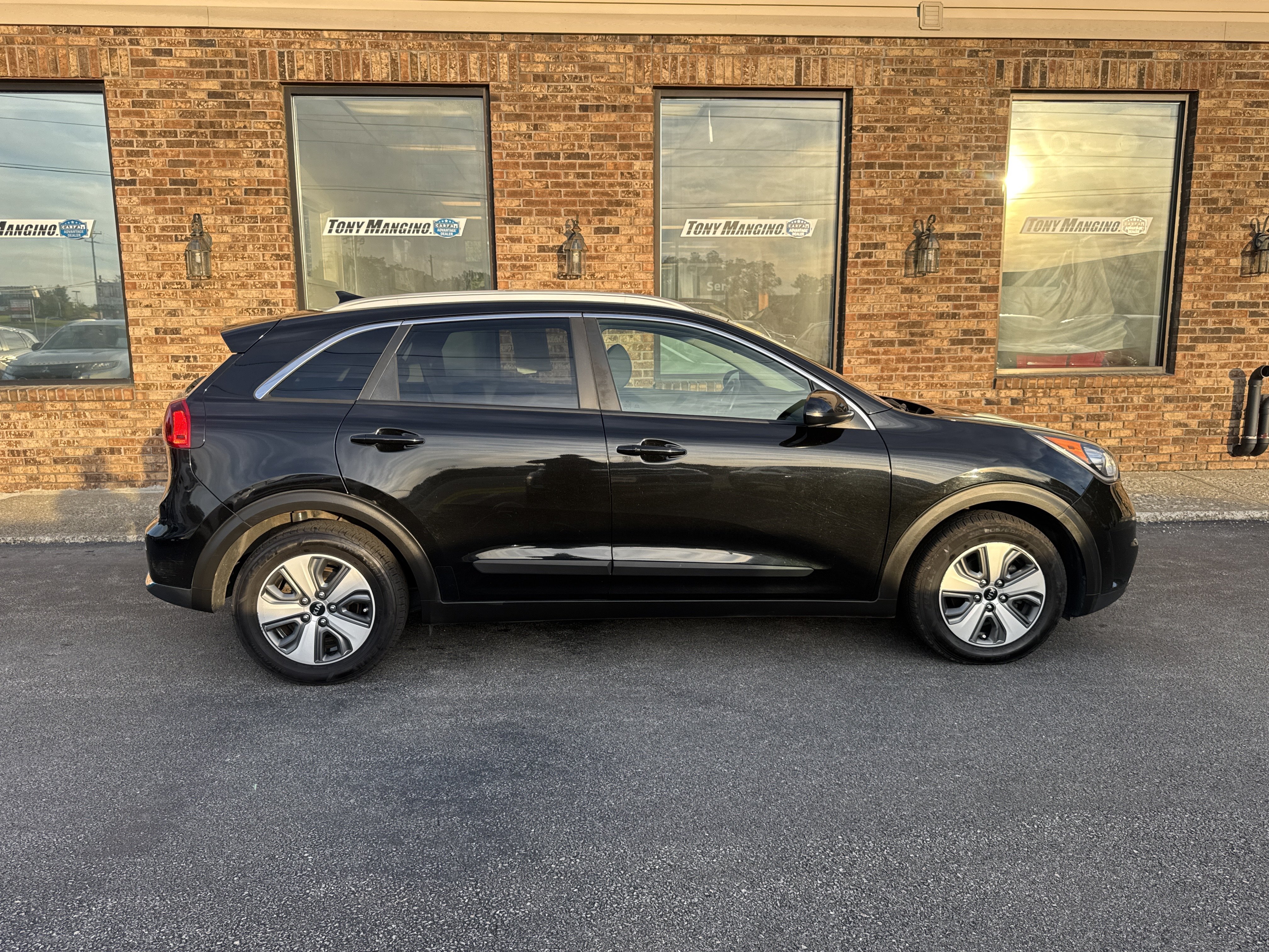 Used 2019 Kia Niro LX FWD image 10