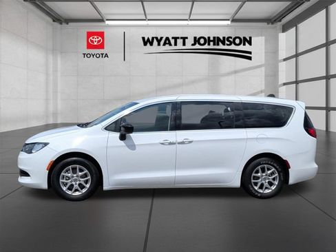Used 2024 Chrysler Voyager LX FWD image 2