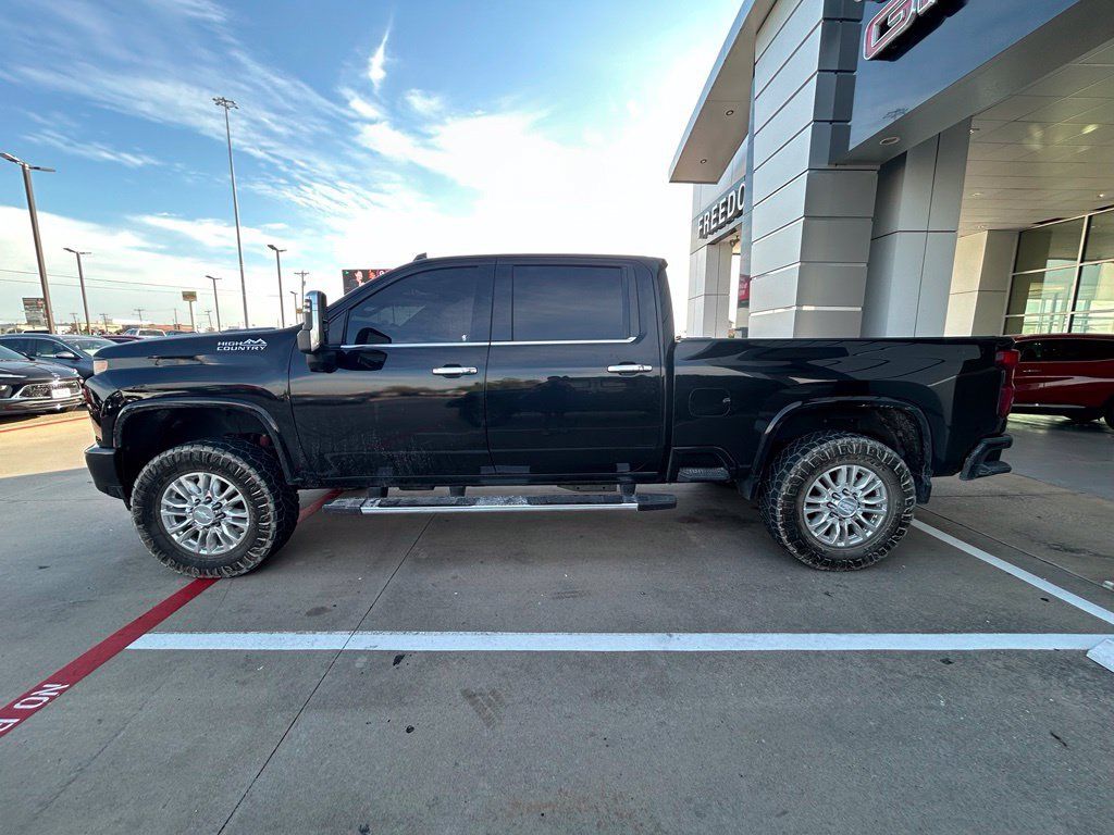 Used 2020 Chevrolet Silverado 2500 High Country w/ Technology Package AWD/4WD image 2