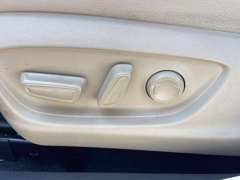 Used 2022 Toyota Camry XLE FWD image 13