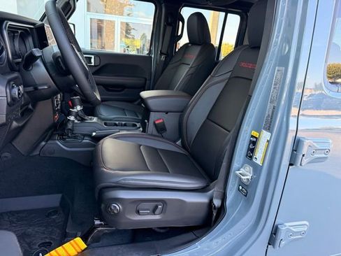 New 2026 Jeep Gladiator Rubicon w/ Safety Group image 18