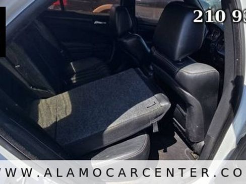 Used 2013 Chrysler 300 S RWD image 21