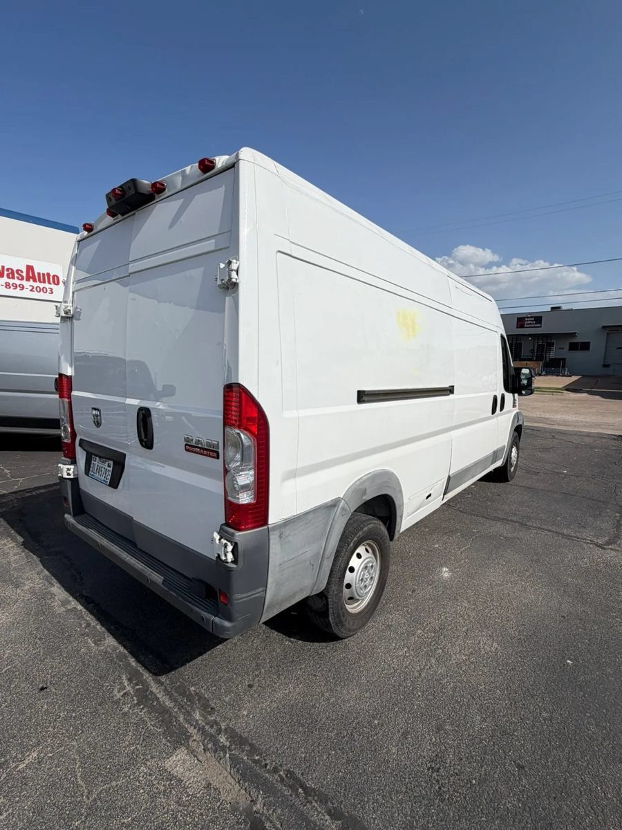 Used 2018 RAM ProMaster 2500 w/ Interior Convenience Group FWD image 3