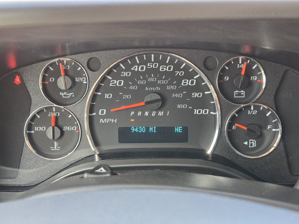 Used 2025 Chevrolet Express 2500 Extended w/ Communications Package RWD image 16