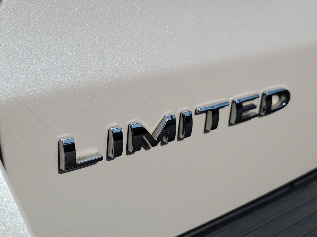 Used 2019 Ford Expedition Limited w/ Equipment Group 302A AWD/4WD image 31