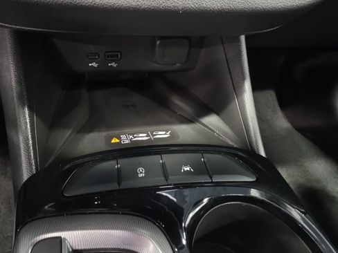 Used 2024 Buick Envista Sport Touring w/ Convenience I Package FWD image 25