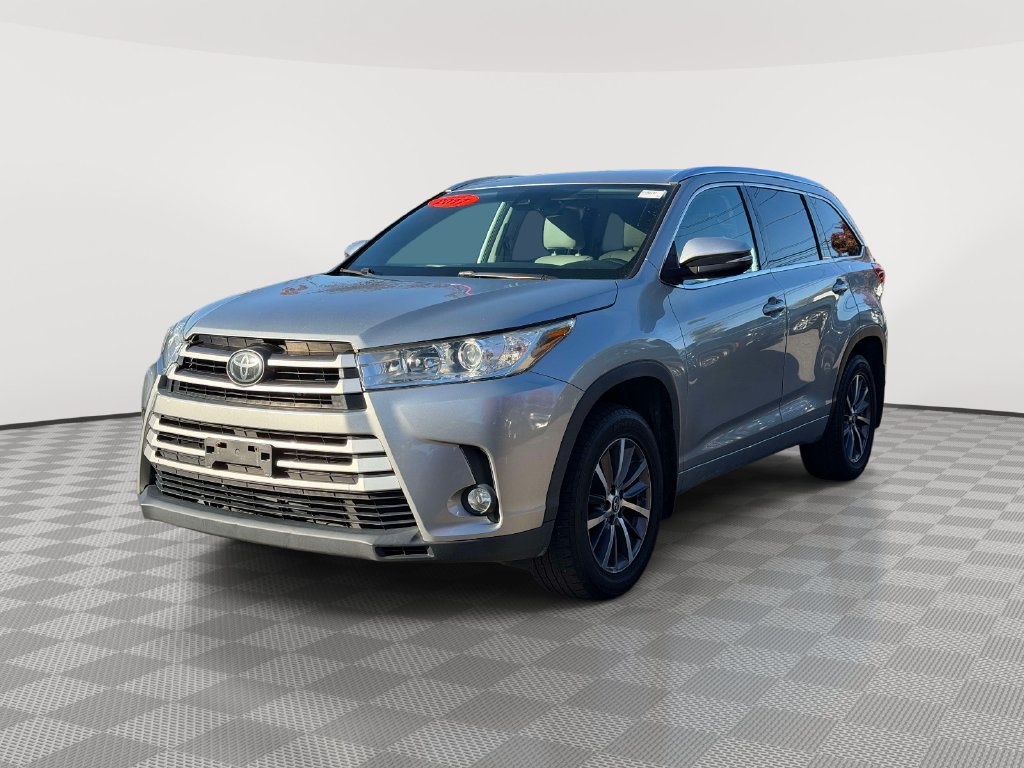 Used 2017 Toyota Highlander XLE AWD/4WD image 6