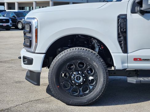 New 2026 Ford F250 Lariat w/ Black Appearance Package AWD/4WD image 6