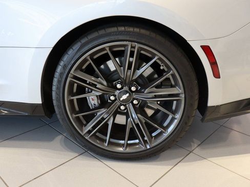 Used 2018 Chevrolet Camaro ZL1 image 29