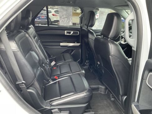 Used 2021 Ford Explorer XLT w/ Equipment Group 202A image 28