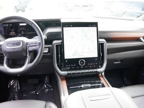 Used 2025 GMC Yukon XL Denali AWD/4WD image 21