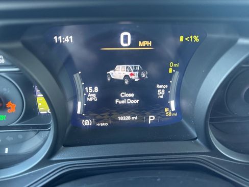 Used 2025 Jeep Wrangler Unlimited Sahara image 25