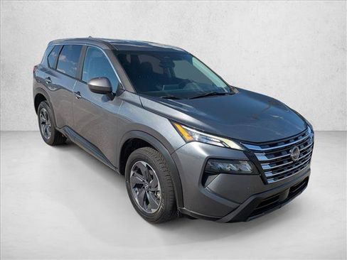 Used 2025 Nissan Rogue SV FWD image 3