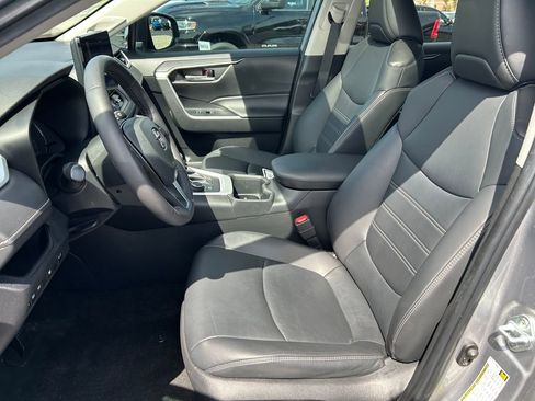 Used 2023 Toyota RAV4 XLE Premium AWD/4WD image 22