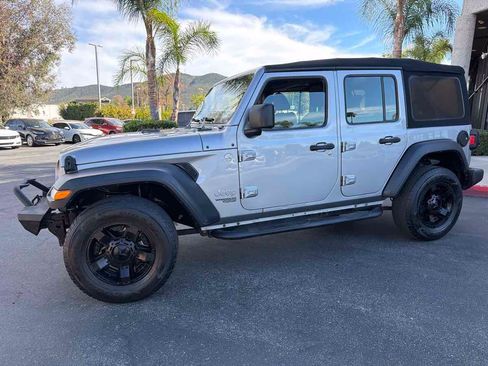 Used 2018 Jeep Wrangler Unlimited Sport AWD/4WD image 13
