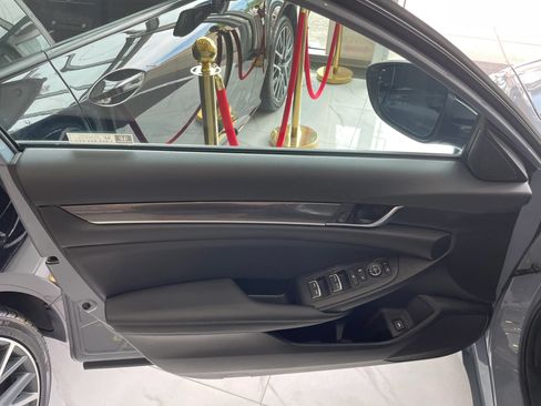 Used 2022 Honda Accord Sport image 8