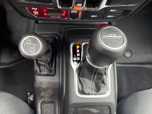 New 2025 Jeep Gladiator Sport image 27