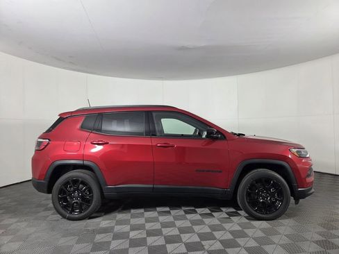New 2026 Jeep Compass Latitude image 3