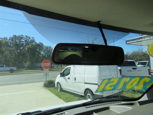 Used 2021 Chevrolet Express 2500 w/ Driver Convenience Package RWD image 8