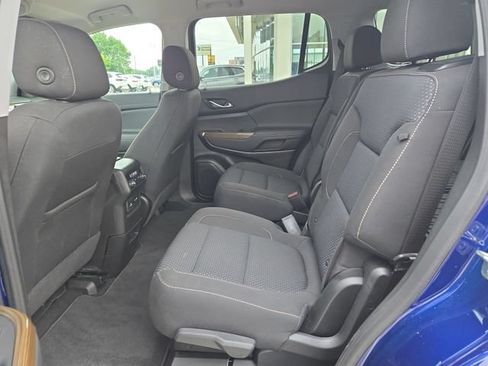 Used 2023 GMC Acadia SLE w/ Driver Convenience Package FWD image 21