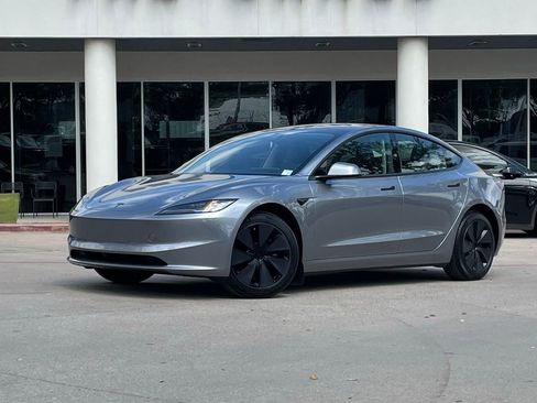 Used 2026 Tesla Model 3 image 2