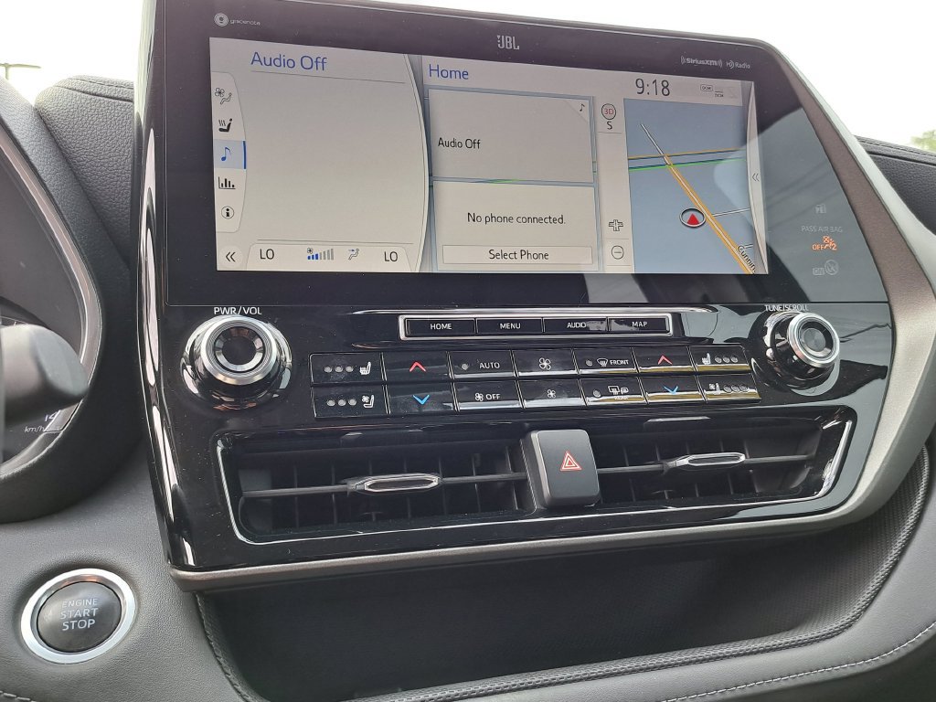 Used 2021 Toyota Highlander Limited FWD image 11