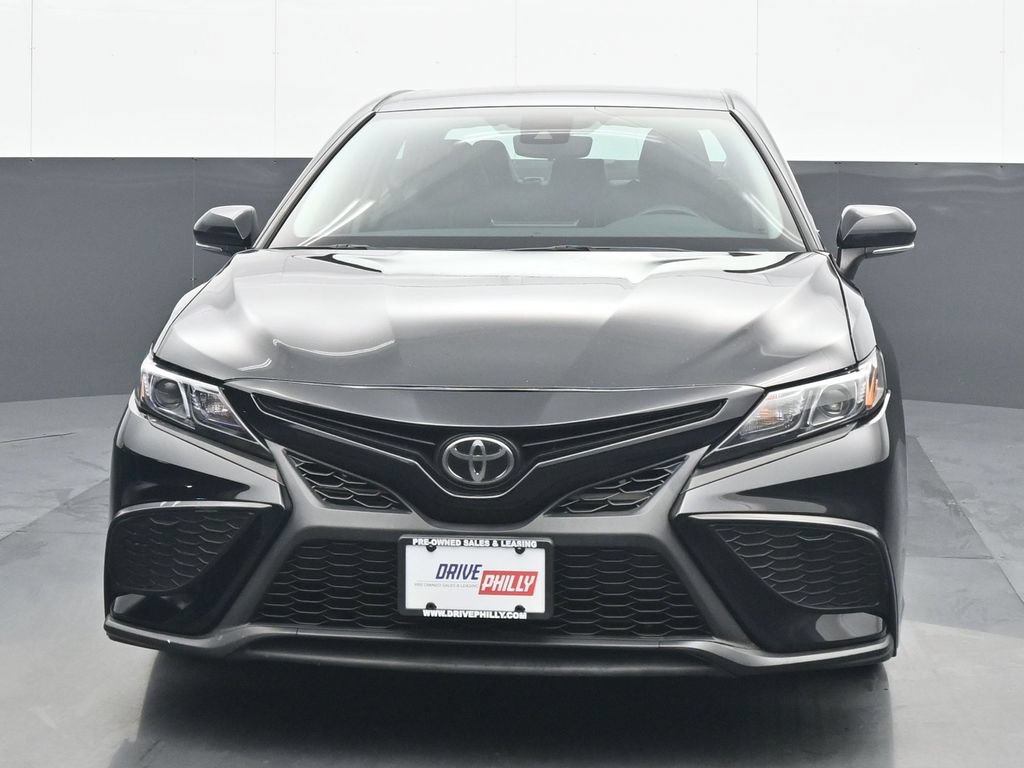 Used 2022 Toyota Camry SE AWD/4WD image 1