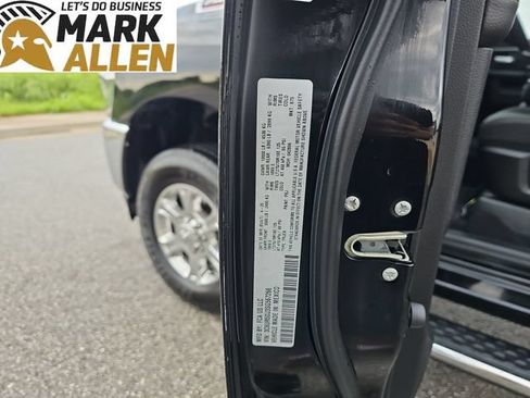 Used 2025 RAM 2500 Big Horn AWD/4WD image 33