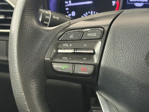 Used 2020 Hyundai Elantra GT FWD image 12