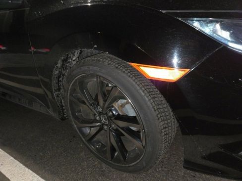 Used 2019 Honda Civic Sport image 9