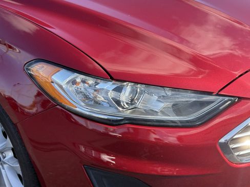 Used 2019 Ford Fusion SE FWD image 9
