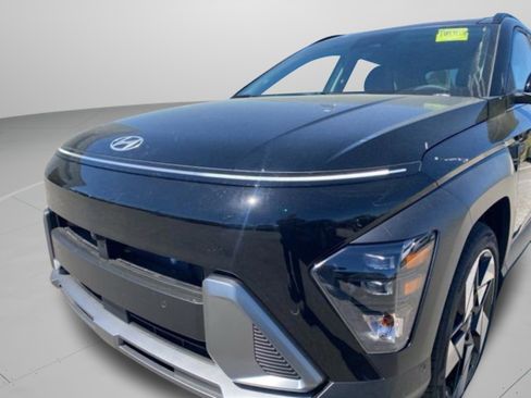 New 2026 Hyundai Kona Limited FWD image 3