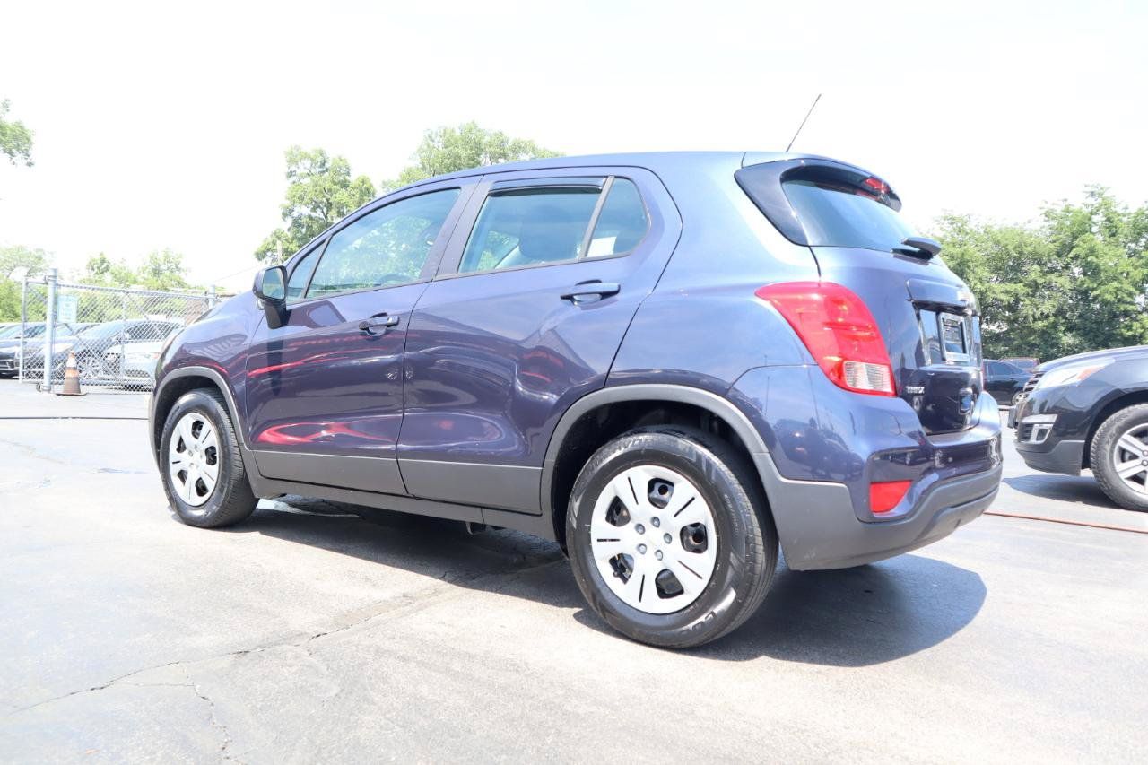 Used 2018 Chevrolet Trax LS FWD image 3