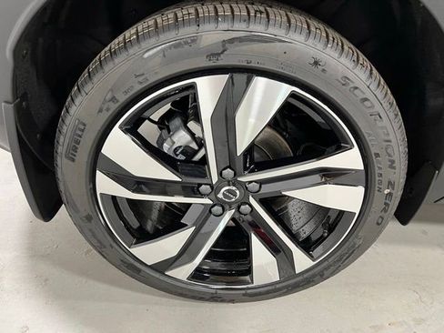 Used 2026 Volvo XC40 B5 Ultra w/ Protection Package Premier image 13