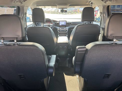 Used 2023 Ford Explorer XLT w/ Equipment Group 202A image 10