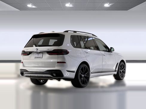 Used 2025 BMW X7 xDrive40i w/ M Sport Package AWD/4WD image 8