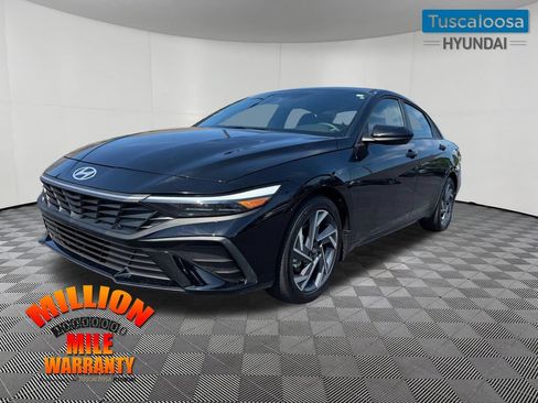 Used 2025 Hyundai Elantra Sport FWD image 8