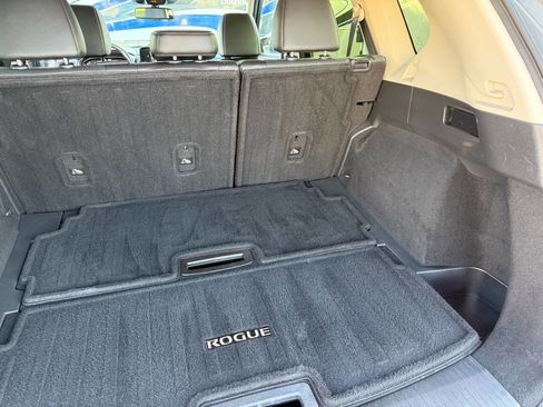 Used 2023 Nissan Rogue Platinum image 26