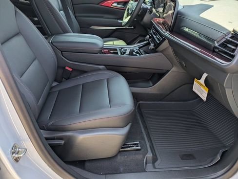 New 2026 Chevrolet Traverse Z71 w/ Enhanced Driving Package AWD/4WD image 40