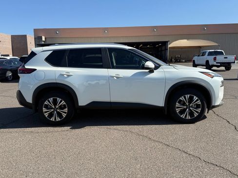Certified 2023 Nissan Rogue SV w/ SV Premium B Package FWD image 4
