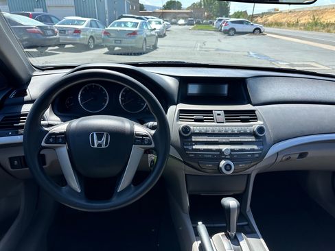 Used 2011 Honda Accord LX image 7