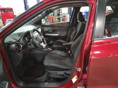 Used 2020 Nissan Kicks SV image 16