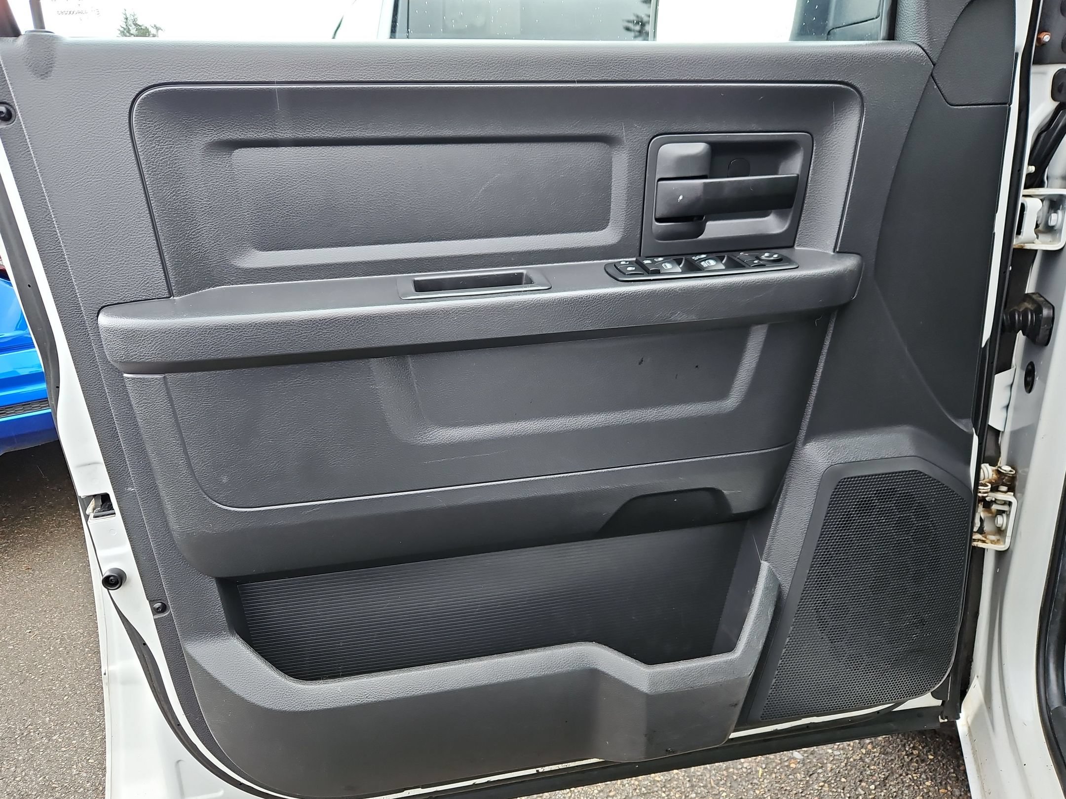 Used 2012 RAM 1500 ST RWD image 9