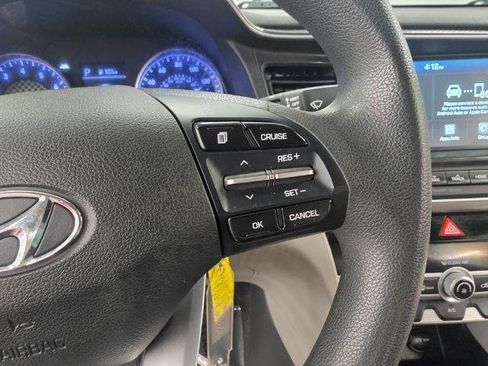 Used 2020 Hyundai Elantra SEL FWD image 18
