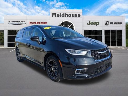 Used 2023 Chrysler Pacifica Touring-L FWD image 8