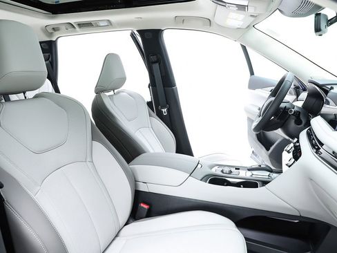 New 2026 INFINITI QX60 Luxe w/ Cargo Package AWD/4WD image 38
