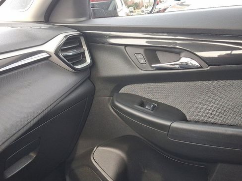 Used 2025 Chevrolet TrailBlazer LT image 31